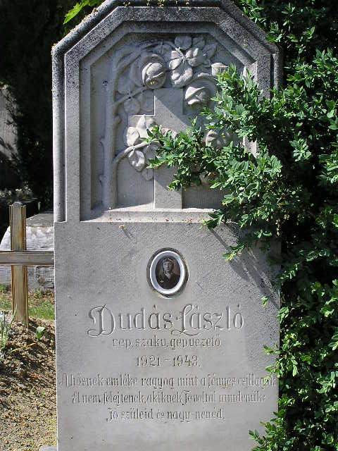 Dudás László pilóta síremléke