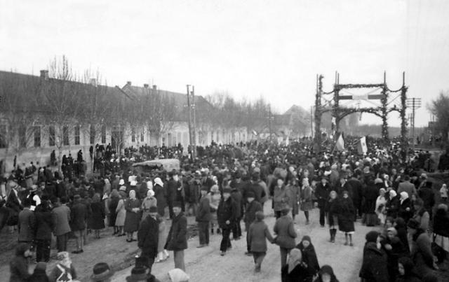 1941-es bevonulás egy délvidéki faluba.