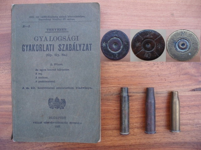 Gyalogsági Gyakorlati Szabályzat és három magyar gyártású lőszerhüvely