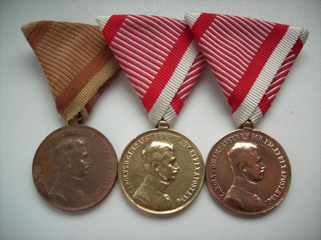 IV. Károly bronz vitézségi érmek