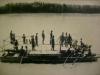 1908 M. Könnyűhíd pontonjaiból és hídelemeiből összeállított komp