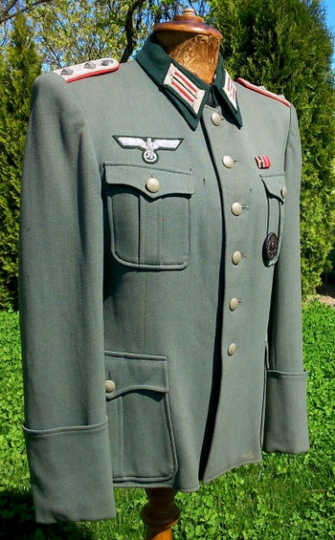 Wehrmacht tüzér százados